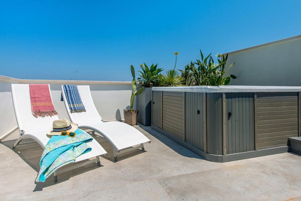 Belvedere Apartment & Pool - Housea Полиняно а Маре Екстериор снимка